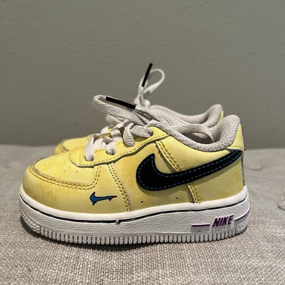 Nike Air Force 1 Kids 6.5C Yellow “Peace Love Basketball” DC7322-700 - Picture 3 of 6